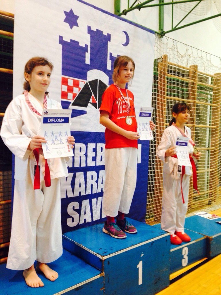 image-2eab4bb4a8d5e244f95cf789853098a61395ad511b2362c17fb6f6a4793c095e-V